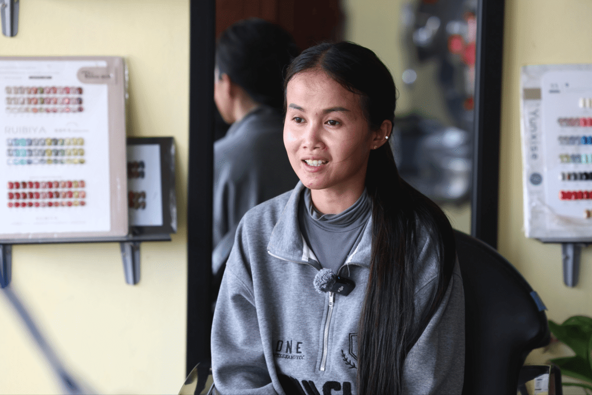 អ្នកស្រី អ៊ុ សុផានិត ម្ចាស់ហាង នុតនុត សាឡន។ រូបថត ហុង រស្មី